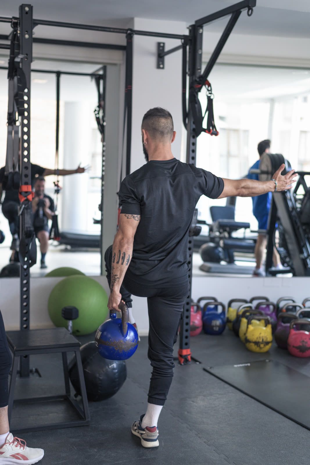 Trabajo de equilibrio y fuerza con kettlebell